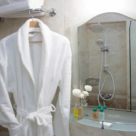 מלון Family The Castle שומן